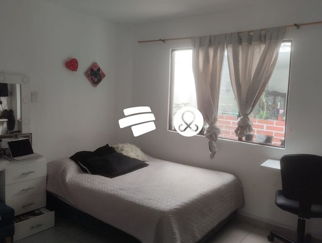 Casa de 4 alcobas en venta en Santa Teresita, Medellín, 240 m² · foto 8 de 24