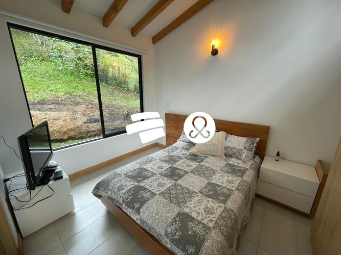 Casa de 3 alcobas en venta en El Capiro, Rionegro, 400 m² · foto 14 de 16