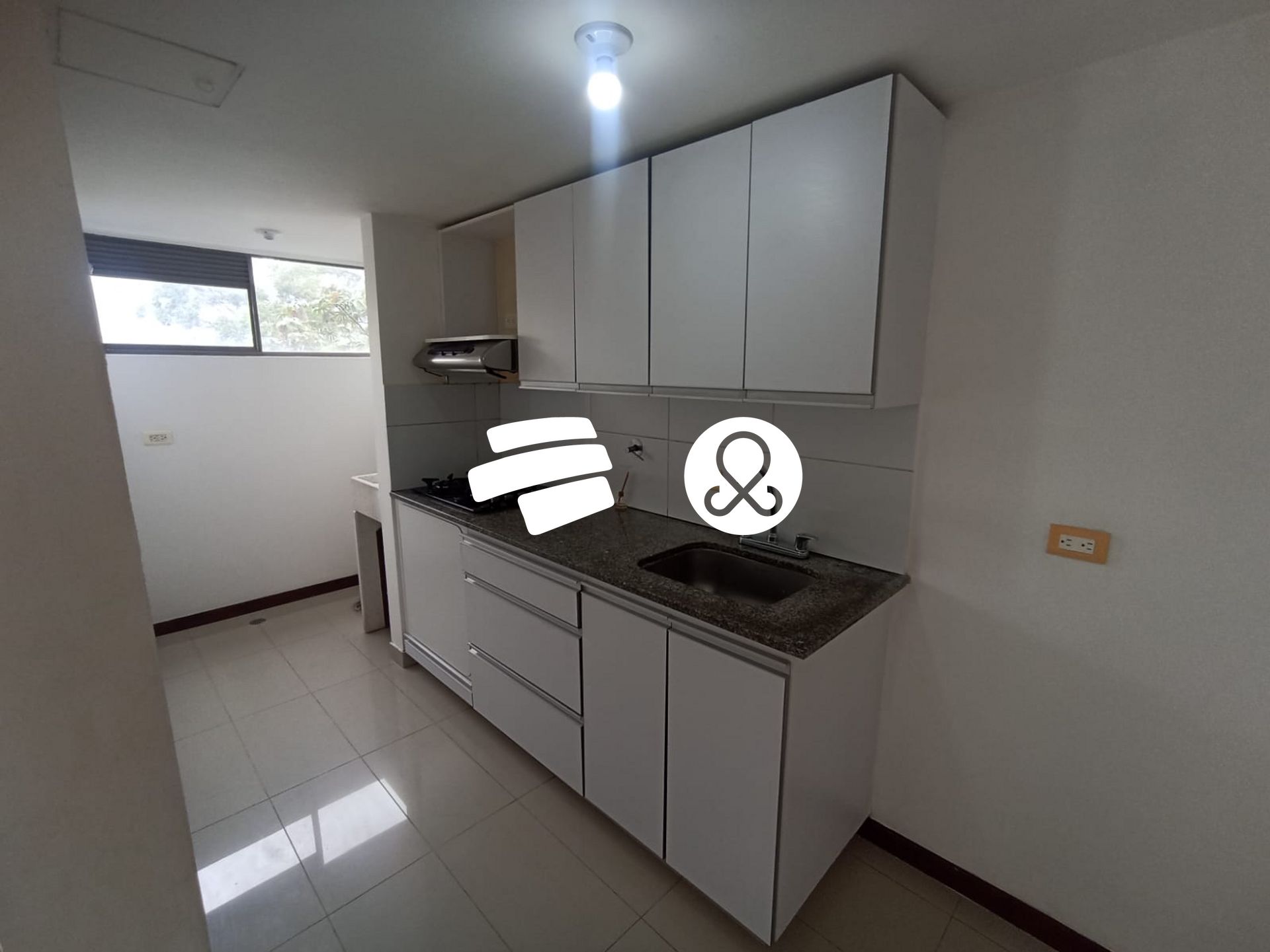 Apartamento en venta en Zona Centro, Envigado · foto 3 de 24