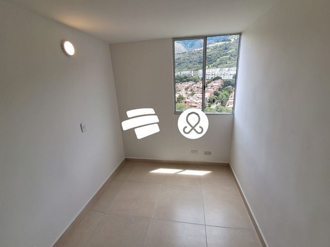Apartamento de 2 alcobas en venta en Zona Industrial 3, Bello, 54 m² · foto 8 de 15