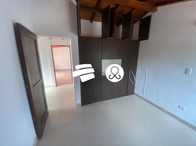 Casa de 5 alcobas en venta en Rionegro, 120 m² · foto 2 de 14
