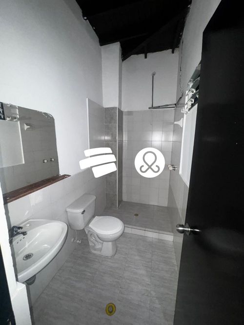 Casa de 5 alcobas en venta en Rionegro, 81 m² · foto 4 de 13