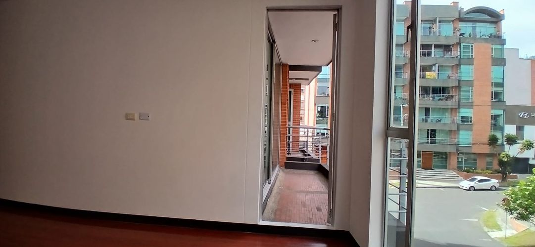 Apartamento de 3 alcobas en venta en Bella Suiza, Bogotá, 128 m² · foto 7 de 18