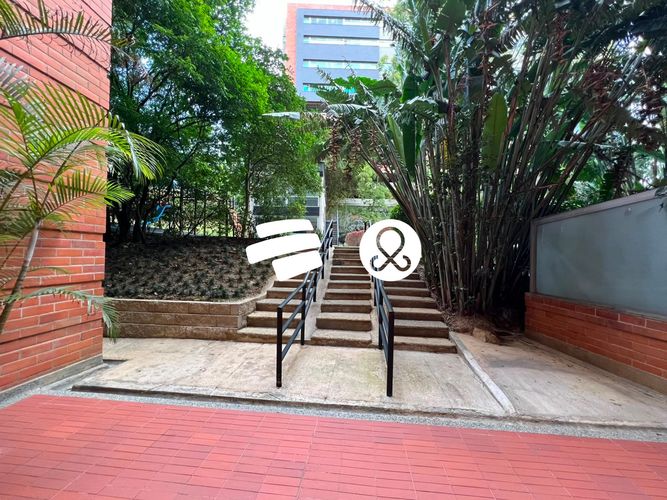 Apartamento de 2 alcobas en venta en El Tesoro, Medellín, 134 m² · foto 16 de 18