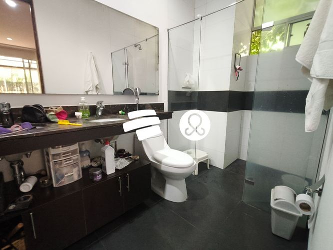 Apartamento de 3 alcobas en venta en El Poblado, Medellín, 202 m² · foto 17 de 24