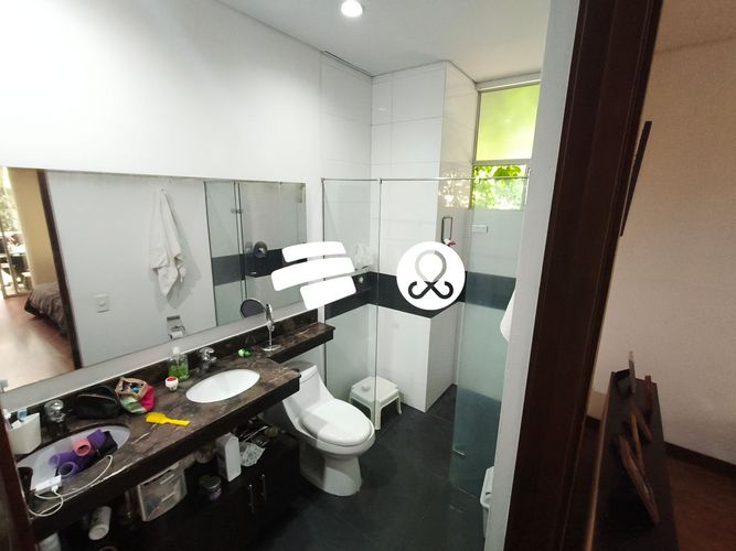 Apartamento de 3 alcobas en venta en El Poblado, Medellín, 202 m² · foto 18 de 24