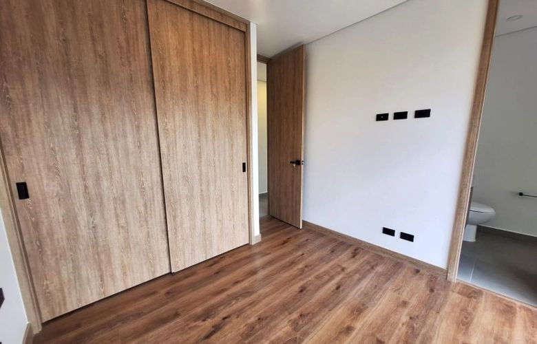 Apartamento de 2 alcobas en arriendo en Castropol, Medellín, 80 m² · foto 5 de 9