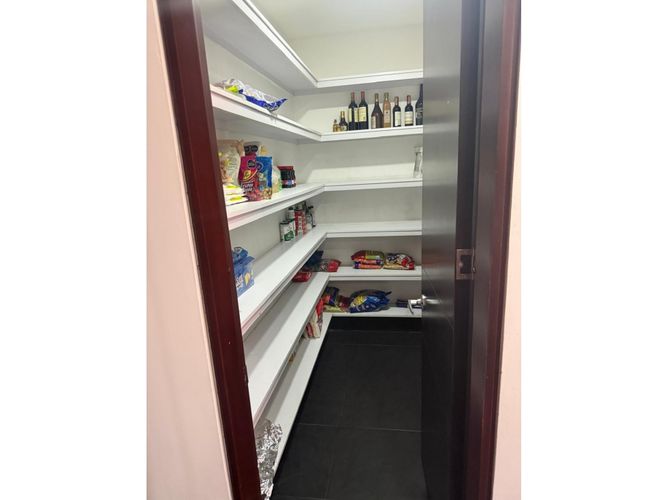Apartamento de 4 alcobas en venta en Fontibon, Bogotá, 211 m² · foto 3 de 24
