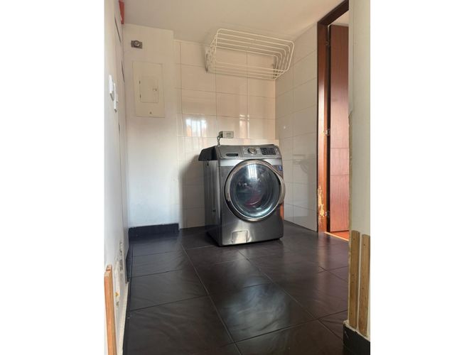 Apartamento de 4 alcobas en venta en Fontibon, Bogotá, 211 m² · foto 4 de 24