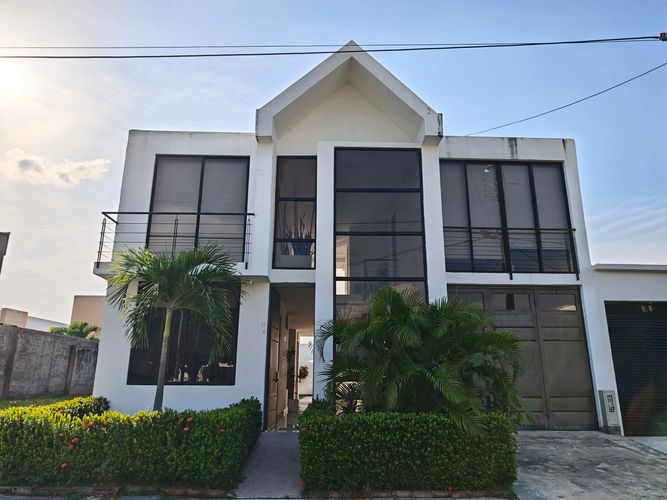 Casa de 4 alcobas en venta en Ricaurte, Ricaurte, 236 m² · foto 3 de 22