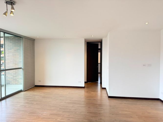 Apartamento de 2 alcobas en arriendo en El Poblado, Medellín, 90 m² · foto 4 de 17