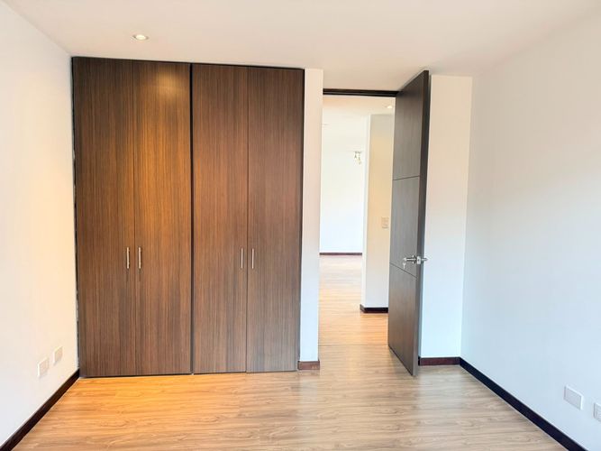 Apartamento de 2 alcobas en arriendo en El Poblado, Medellín, 90 m² · foto 12 de 17