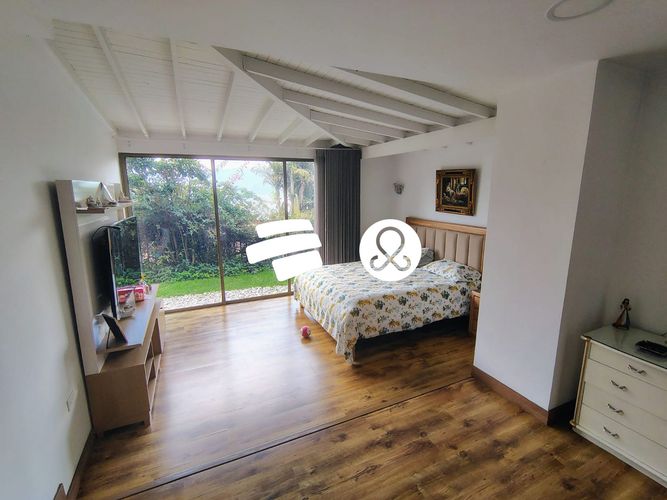 Casa de 8 alcobas en venta en Altos Del Poblado, Medellín, 953 m² · foto 10 de 24