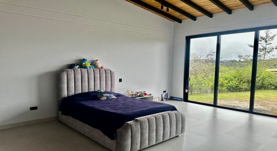 Casa de 4 alcobas en venta en Pantanillo, El Retiro, 392 m² · foto 8 de 22