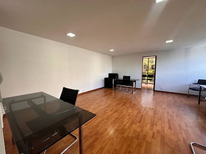 Oficina en arriendo en El Poblado, Medellín, 54 m² · foto 4 de 11