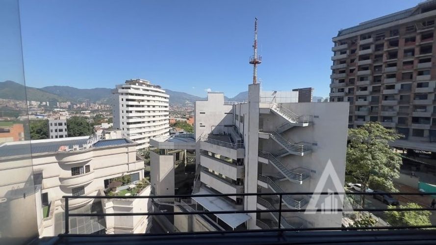 Apartamento de 3 alcobas en arriendo en Las Lomas, Medellín, 214 m² · foto 6 de 24
