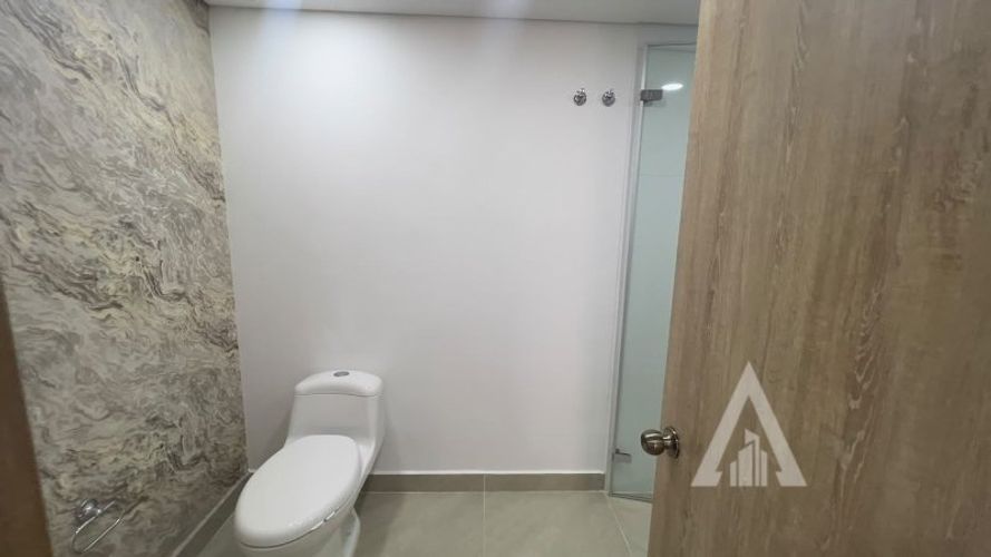 Apartamento de 3 alcobas en arriendo en Las Lomas, Medellín, 214 m² · foto 11 de 24