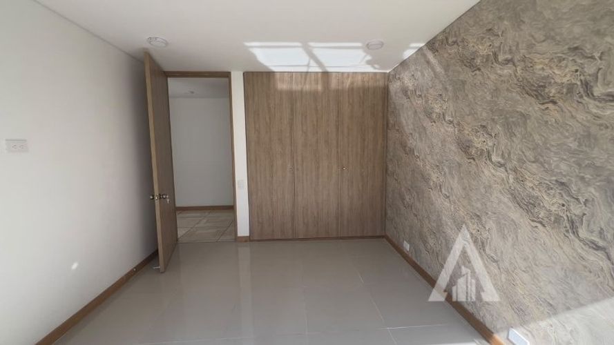 Apartamento de 3 alcobas en arriendo en Las Lomas, Medellín, 214 m² · foto 18 de 24