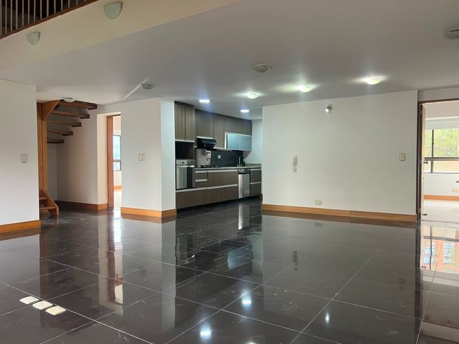 Apartamento de 3 alcobas en arriendo en Alejandria, Medellín, 180 m² · foto 4 de 17