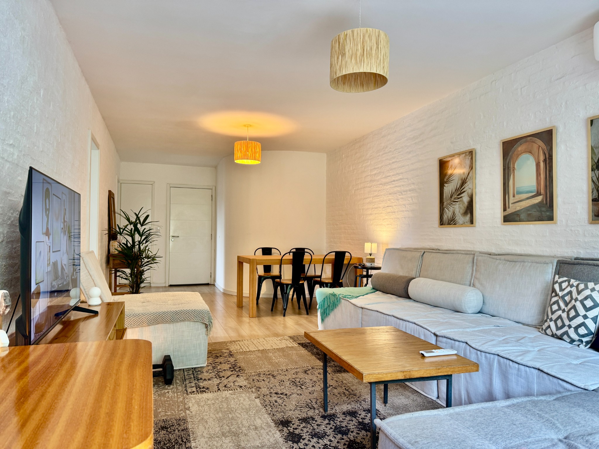 Apartamento En Alquiler - 2 Dormitorios - Garaje - Parrillero - Haras Del Lago