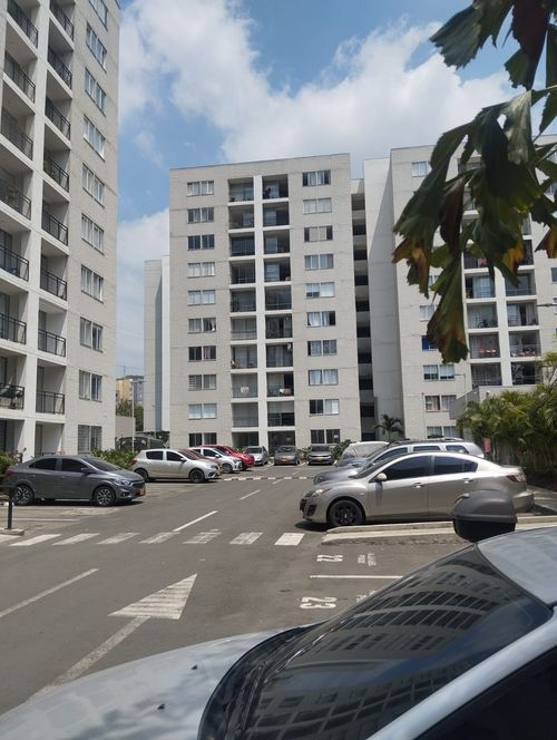 Apartamento de 3 alcobas en venta en Zona Industrial, Yumbo, 75 m² · foto 2 de 18