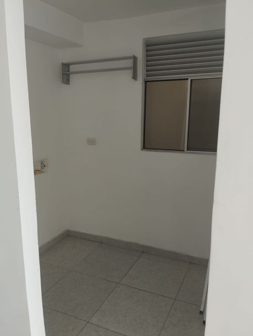 Apartamento de 3 alcobas en venta en Zona Industrial, Yumbo, 75 m² · foto 6 de 18