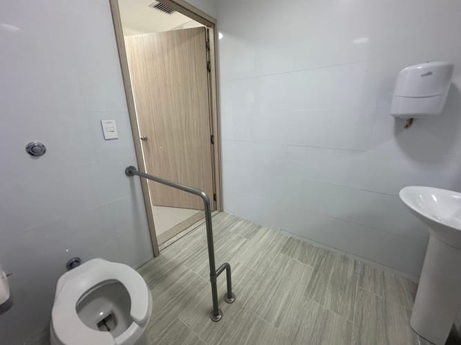 Local en venta en Fundadores, Armenia, 133 m² · foto 17 de 24