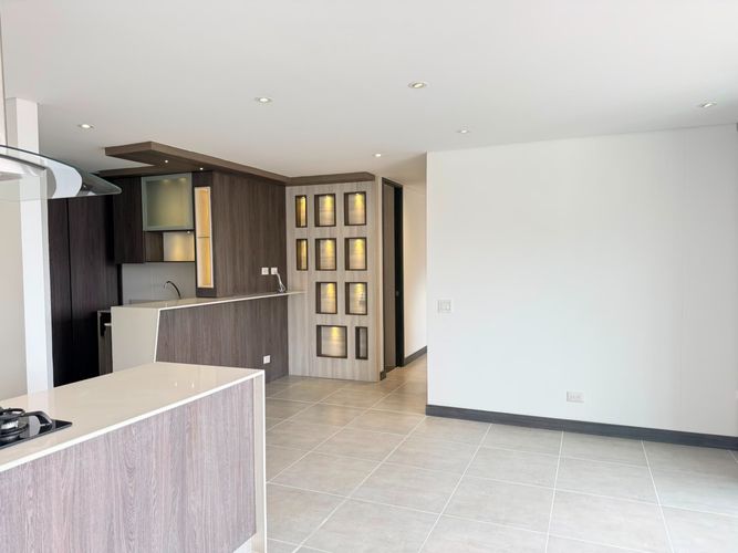 Apartamento de 3 alcobas en arriendo en El Poblado, Medellín, 100 m² · foto 2 de 18