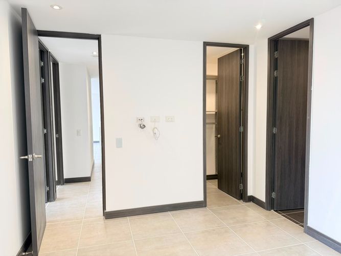 Apartamento de 3 alcobas en arriendo en El Poblado, Medellín, 100 m² · foto 11 de 18