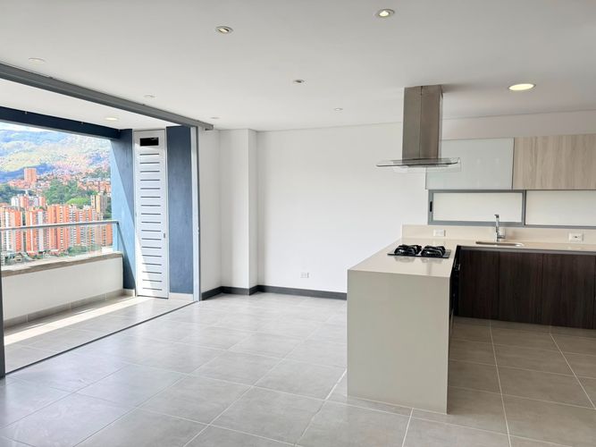 Apartamento de 3 alcobas en arriendo en El Poblado, Medellín, 100 m² · foto 14 de 18
