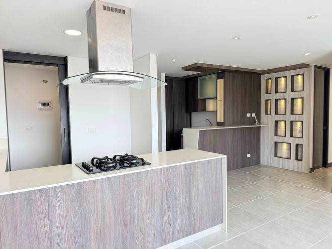 Apartamento de 3 alcobas en arriendo en El Poblado, Medellín, 100 m² · foto 7 de 18