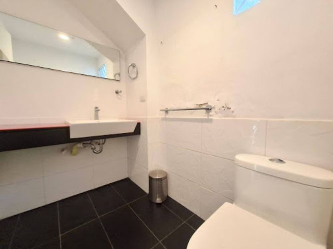 Casa de 6 alcobas en arriendo en Loma Del Campestre, Medellín, 300 m² · foto 8 de 24