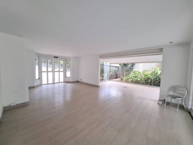 Casa de 6 alcobas en arriendo en Loma Del Campestre, Medellín, 300 m² · foto 20 de 24