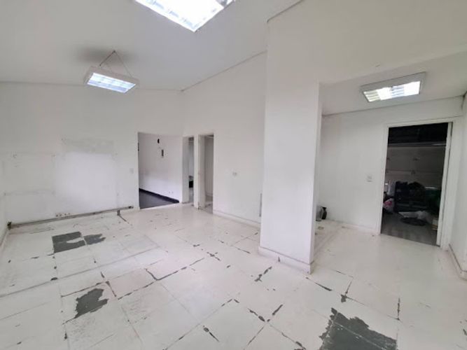 Casa de 6 alcobas en arriendo en Loma Del Campestre, Medellín, 300 m² · foto 21 de 24