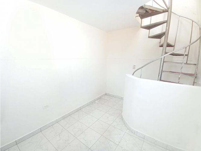 Casa de 6 alcobas en arriendo en Gerona, Medellín, 156 m² · foto 7 de 24