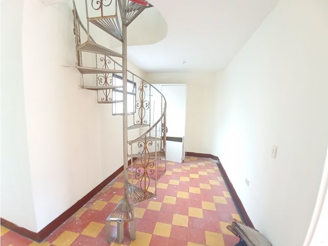 Casa de 6 alcobas en arriendo en Gerona, Medellín, 156 m² · foto 8 de 24