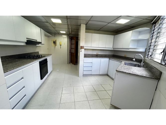 Apartamento en arriendo en Milla De Oro, Medellín · foto 5 de 15