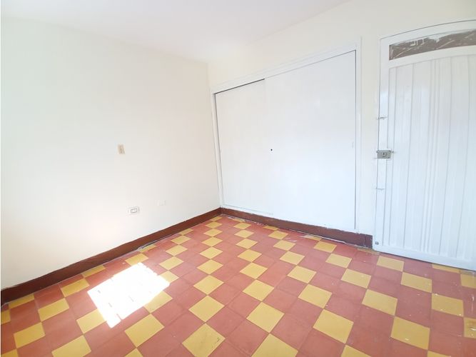 Casa de 6 alcobas en arriendo en Gerona, Medellín, 156 m² · foto 13 de 24