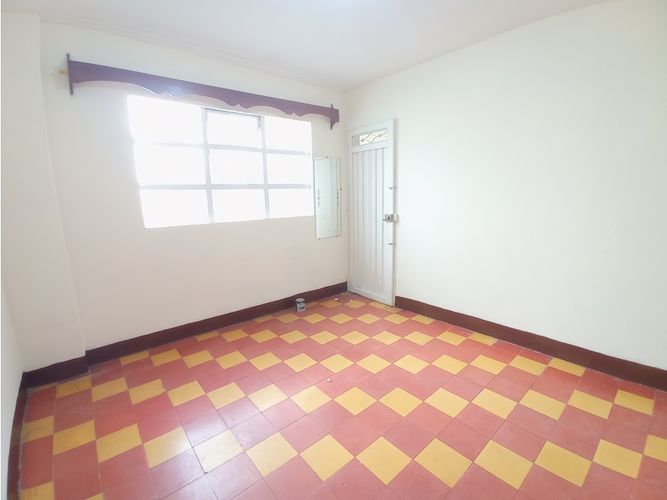 Casa de 6 alcobas en arriendo en Gerona, Medellín, 156 m² · foto 16 de 24