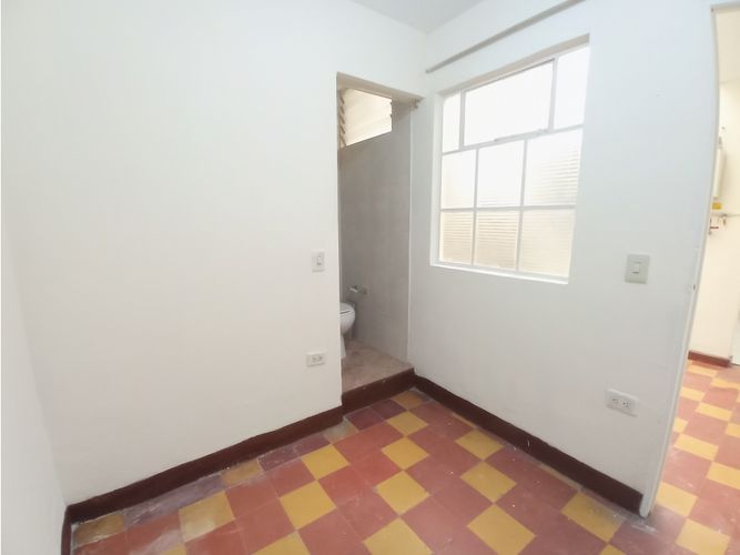 Casa de 6 alcobas en arriendo en Gerona, Medellín, 156 m² · foto 18 de 24