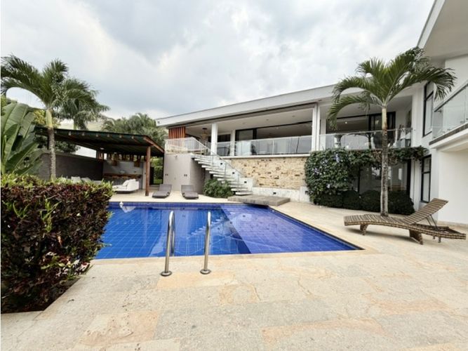Casa de 4 alcobas en venta en Menga, Yumbo, 557 m² · foto 2 de 24