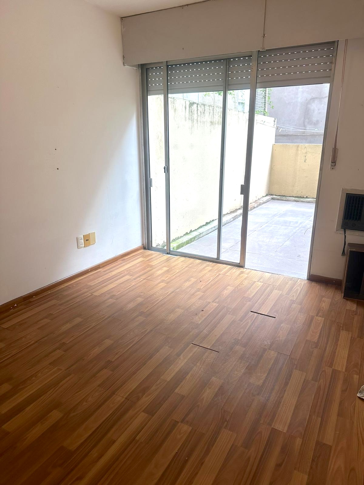 OPORTUNIDAD A PASOS DEL MAR, RAMBLA DE TROUVILLE Y SHOPPING!!! CON PATIO EXCLUSIVO Y TERRAZA AL FRENTE!!!! · Foto 11