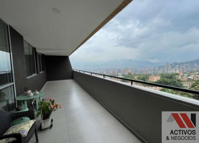 Apartamento de 2 alcobas en venta en Los Balsos, Medellín, 104 m² · foto 2 de 24