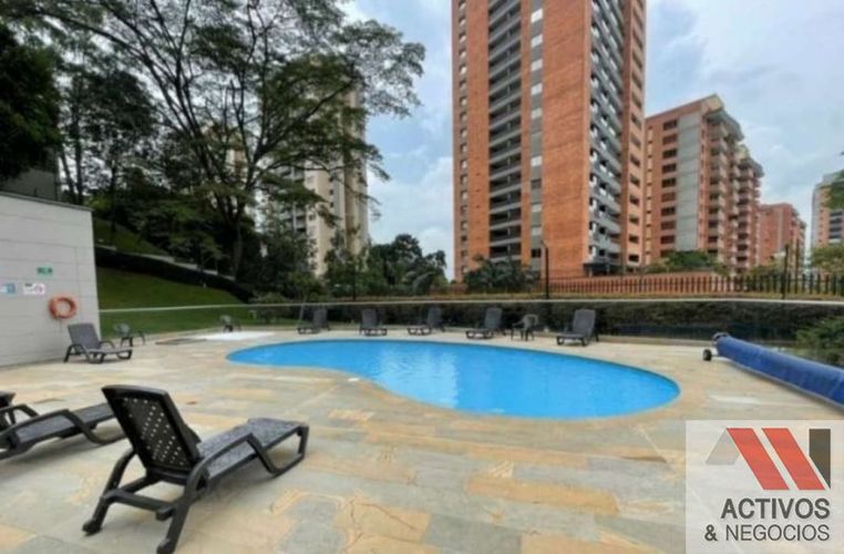 Apartamento de 2 alcobas en venta en Los Balsos, Medellín, 104 m² · foto 5 de 24