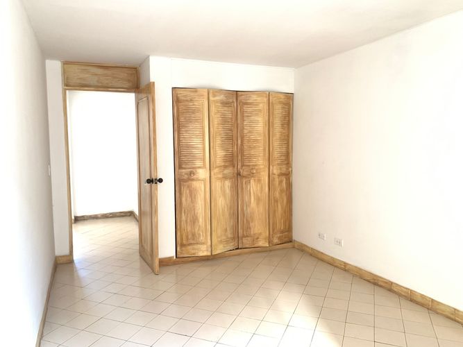 Apartaestudio en venta en La Candelaria, Medellín, 55 m² · foto 6 de 7