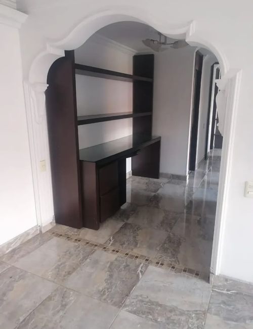 Apartamento de 3 alcobas en venta en Ditaires, Itagüí, 66 m² · foto 2 de 24