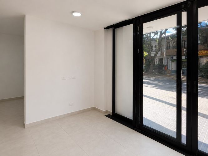 Local en arriendo en El Dorado, Envigado, 85 m² · foto 3 de 4