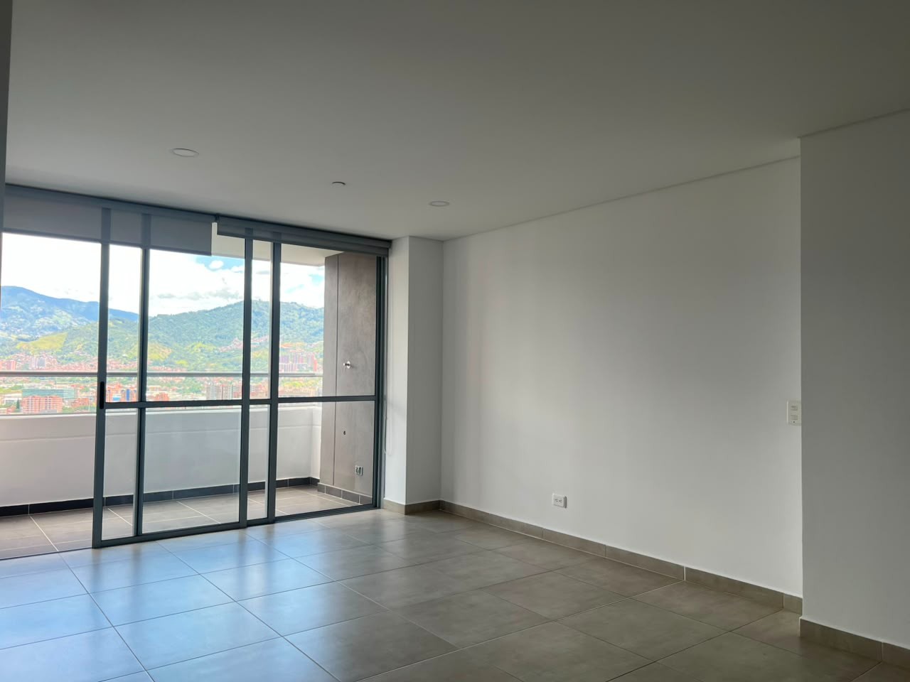 Apartamento en arriendo en Loma Benedictinos, Envigado · foto 11 de 19