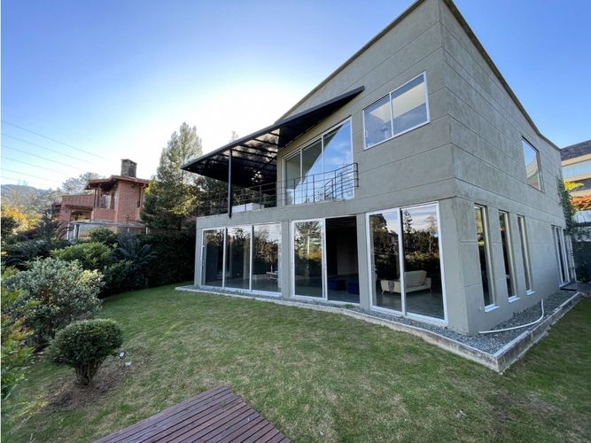 Casa de 4 alcobas en venta en La Pradera, Envigado, 514 m² · foto 2 de 20