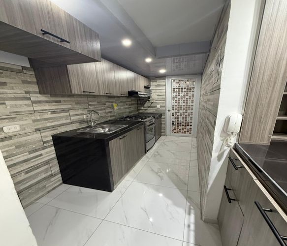 Apartamento de 2 alcobas en venta en Candelaria, 42 m² · foto 16 de 18